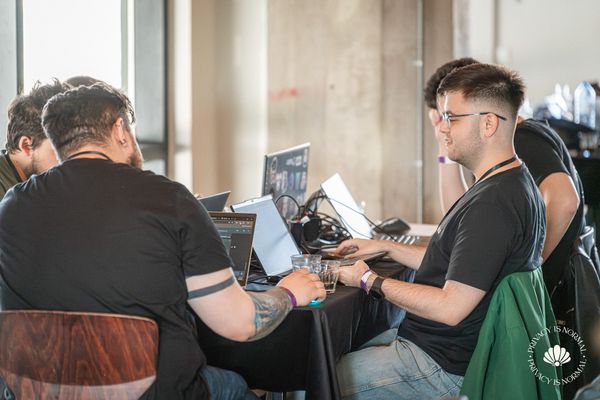 Breaking the Bottleneck: A Decentralised Grid for On-Demand Research Compute - Team Dvloper.io at ETHDam